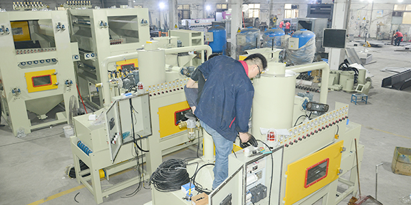 多年喷砂机定制生产经验