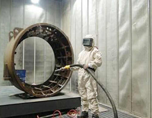 喷砂房工作人员